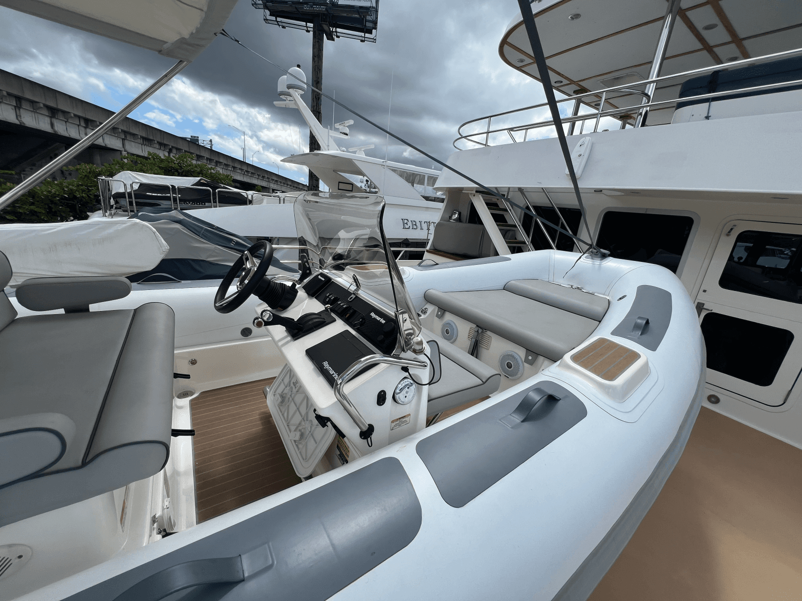 2021 Williams Jet Tenders Dieseljet625