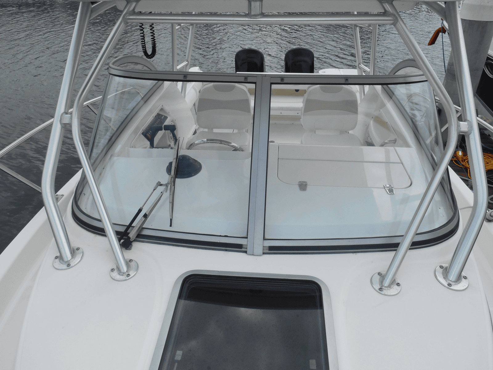 2004 Boston Whaler 255 Conquest