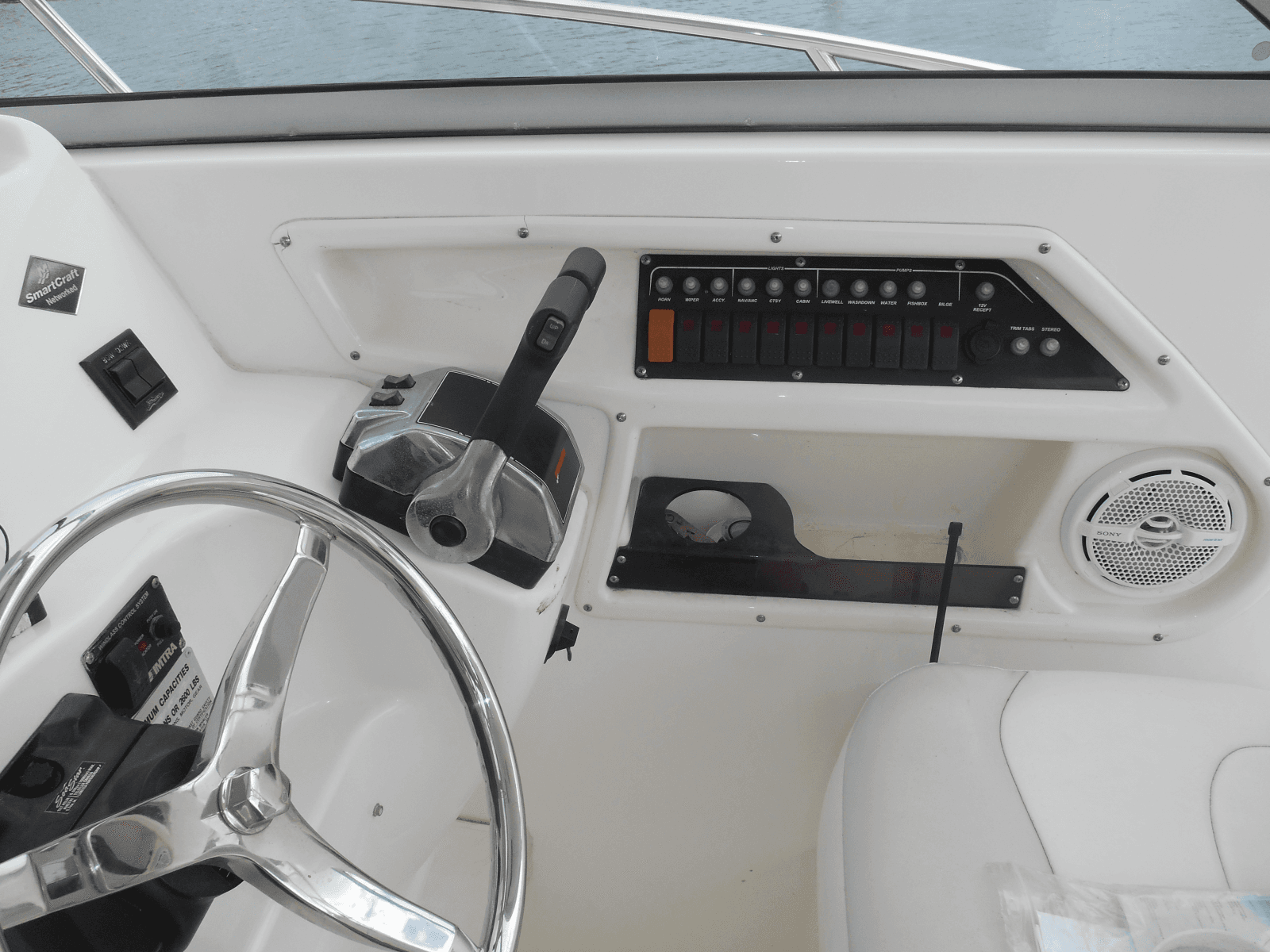 2004 Boston Whaler 255 Conquest