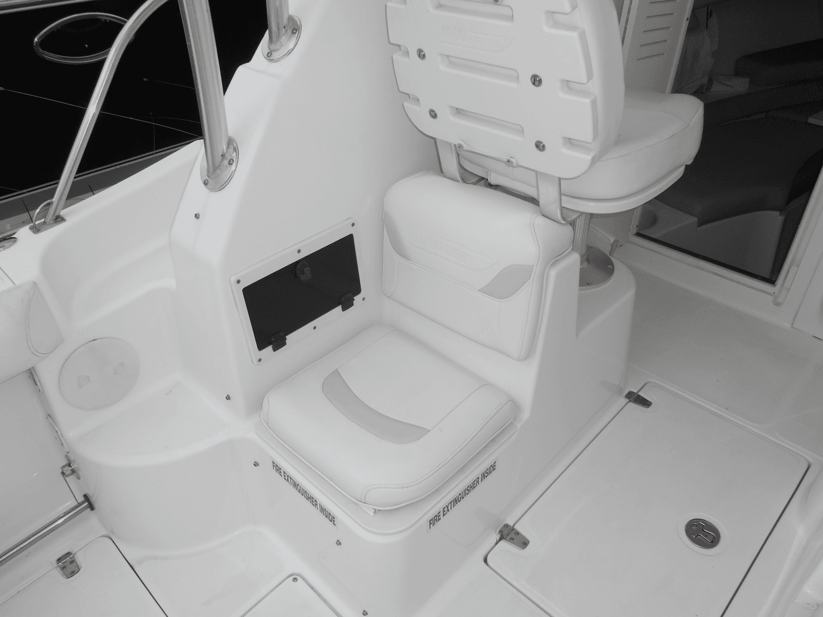2004 Boston Whaler 255 Conquest