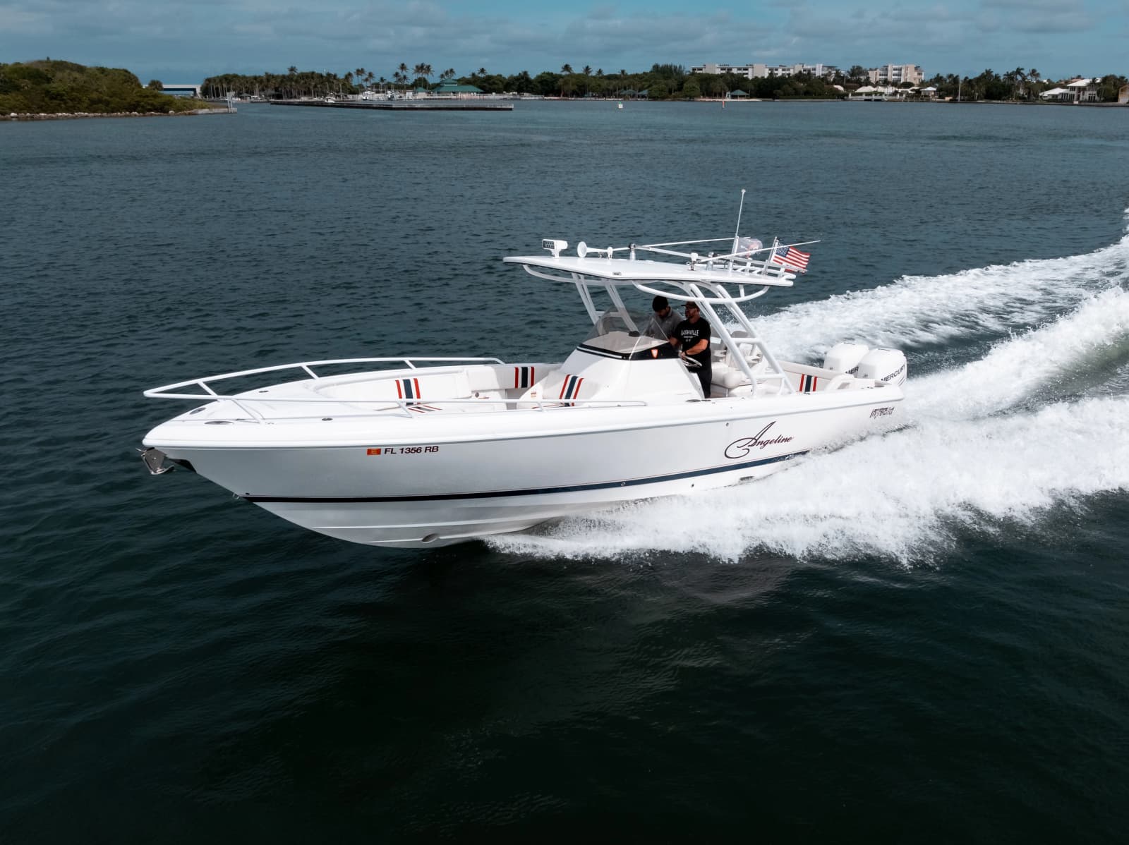 2015 Intrepid 327CC