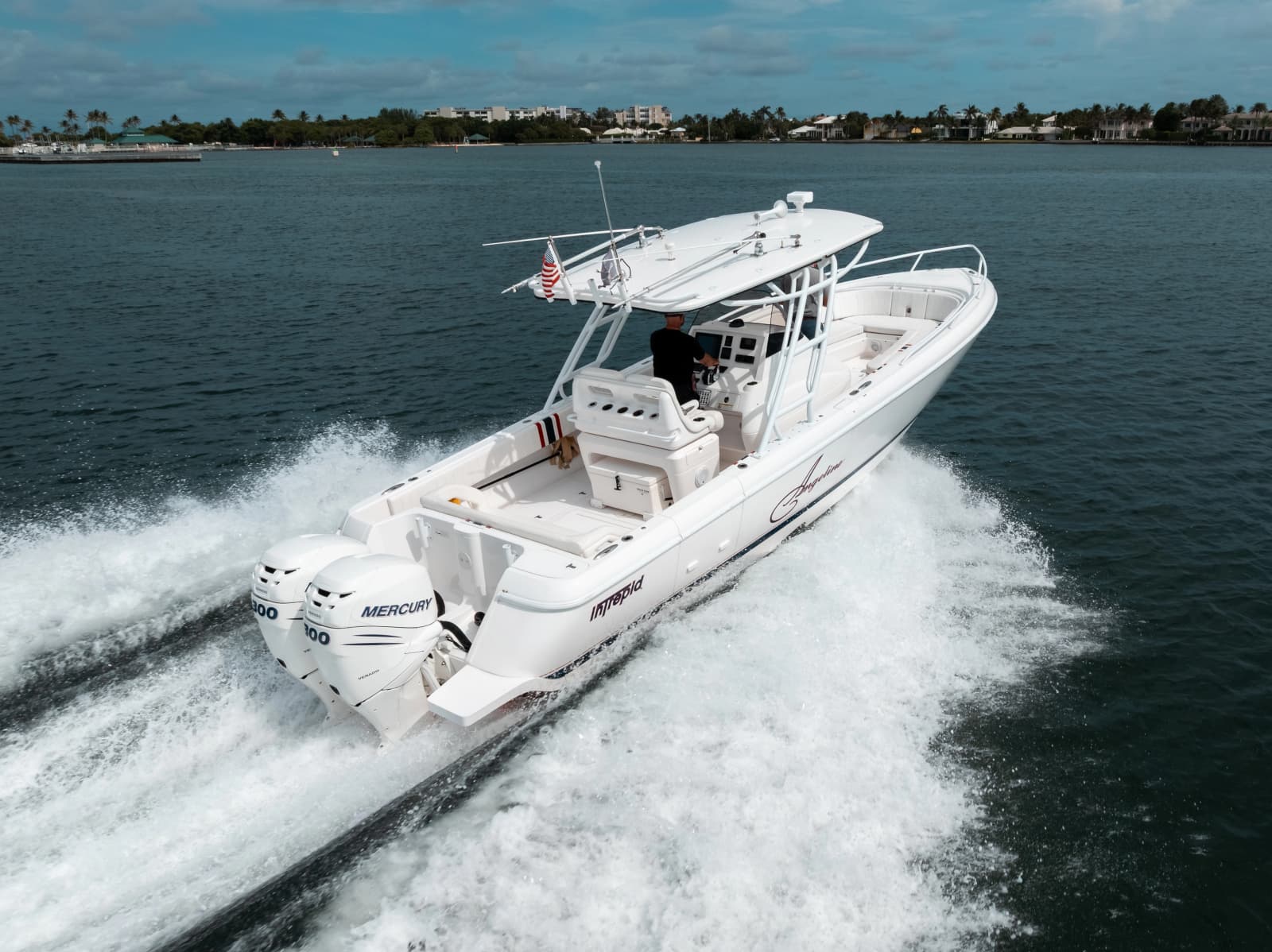 2015 Intrepid 327CC
