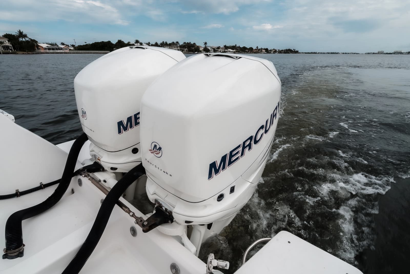 2015 Intrepid 327CC