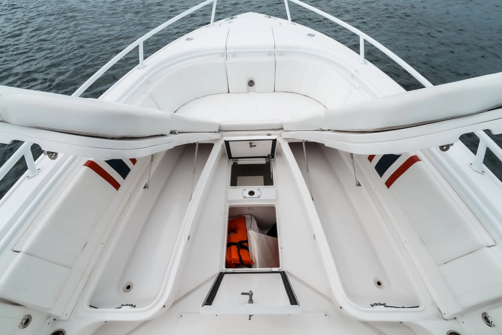 2015 Intrepid 327CC