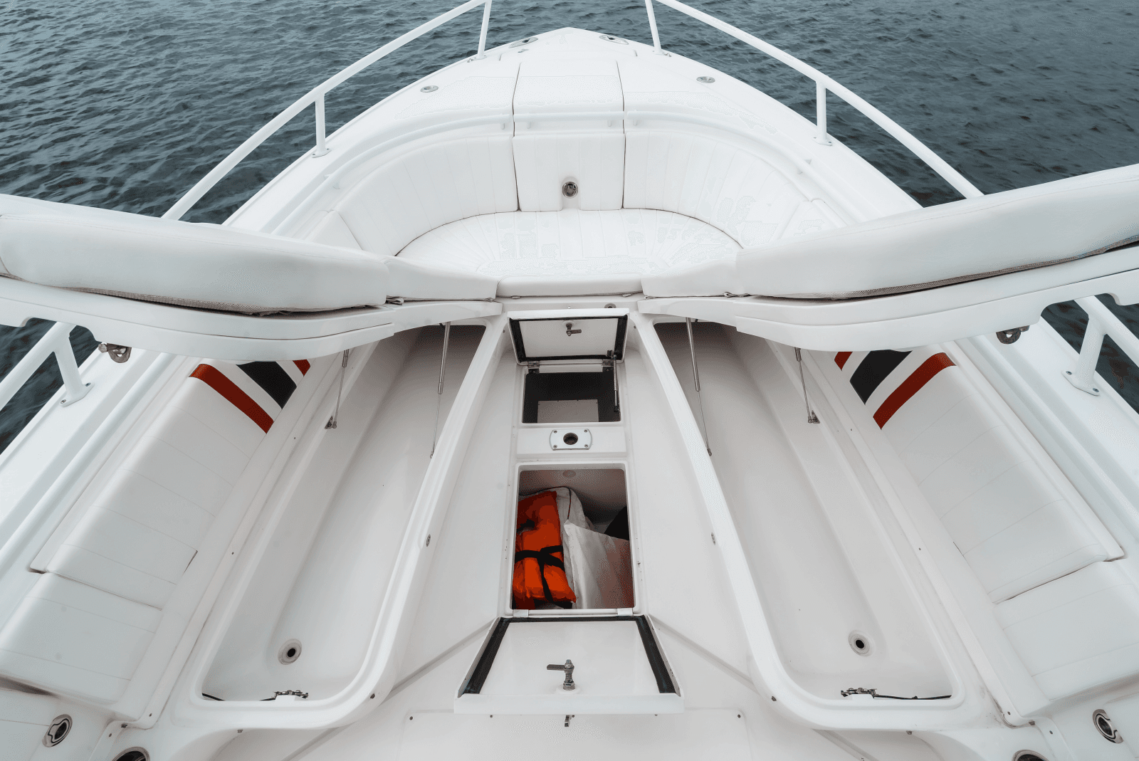 2015 Intrepid 327CC