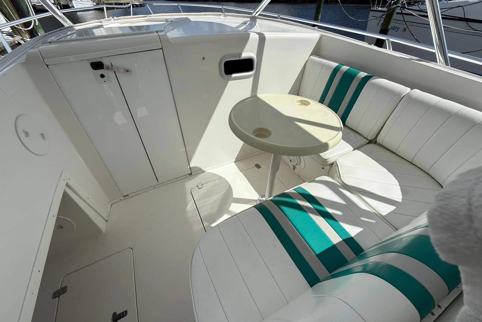 2004 Intrepid 348 WA