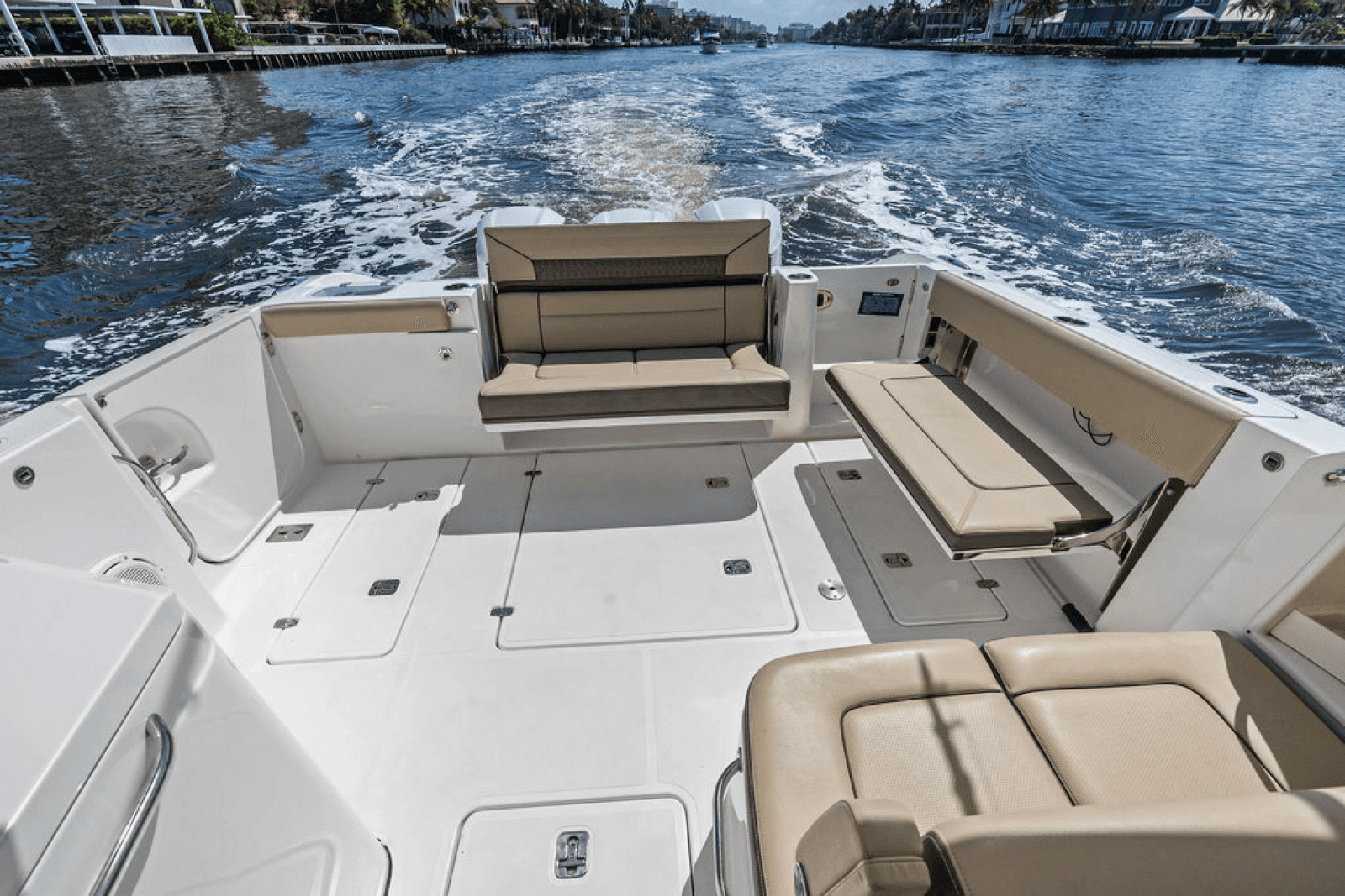 2019 Pursuit 365 DC