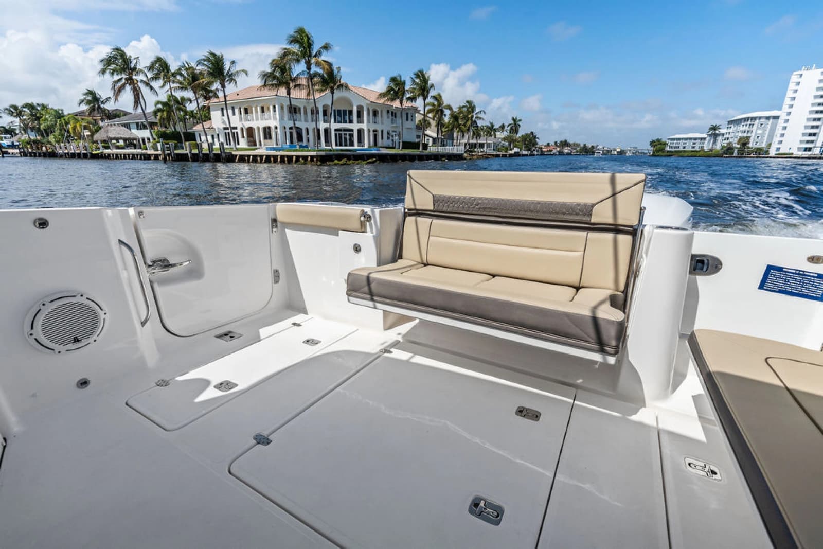 2019 Pursuit 365 DC