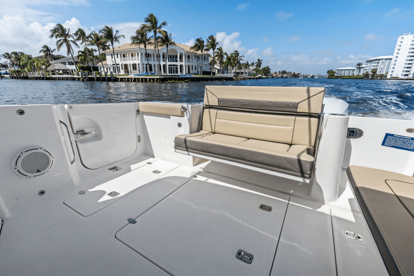 2019 Pursuit 365 DC