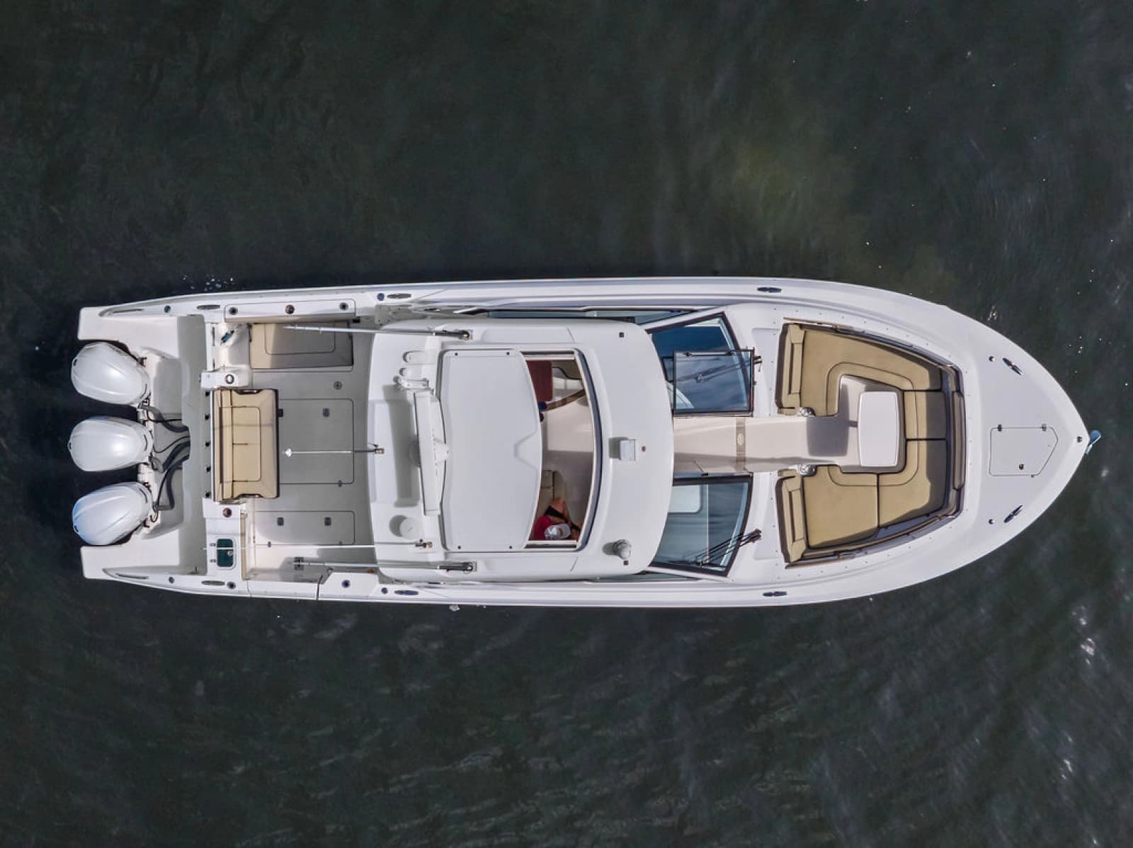 2019 Pursuit 365 DC
