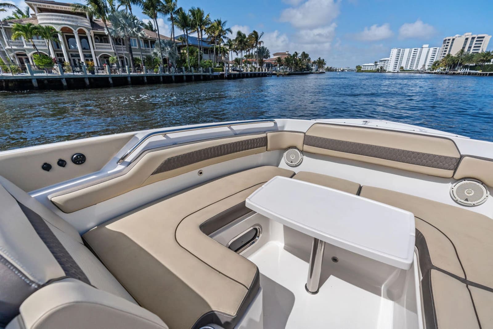 2019 Pursuit 365 DC