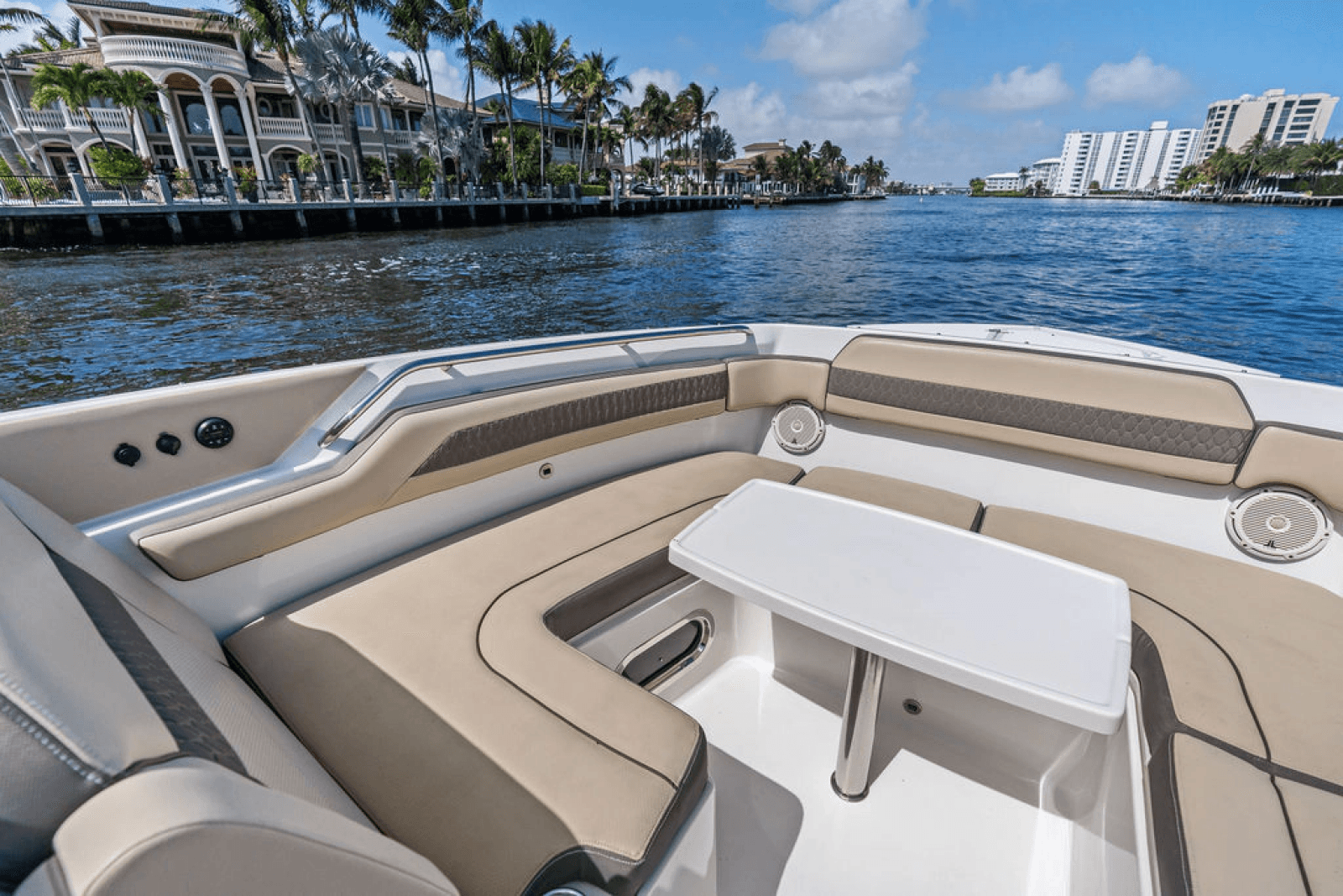 2019 Pursuit 365 DC