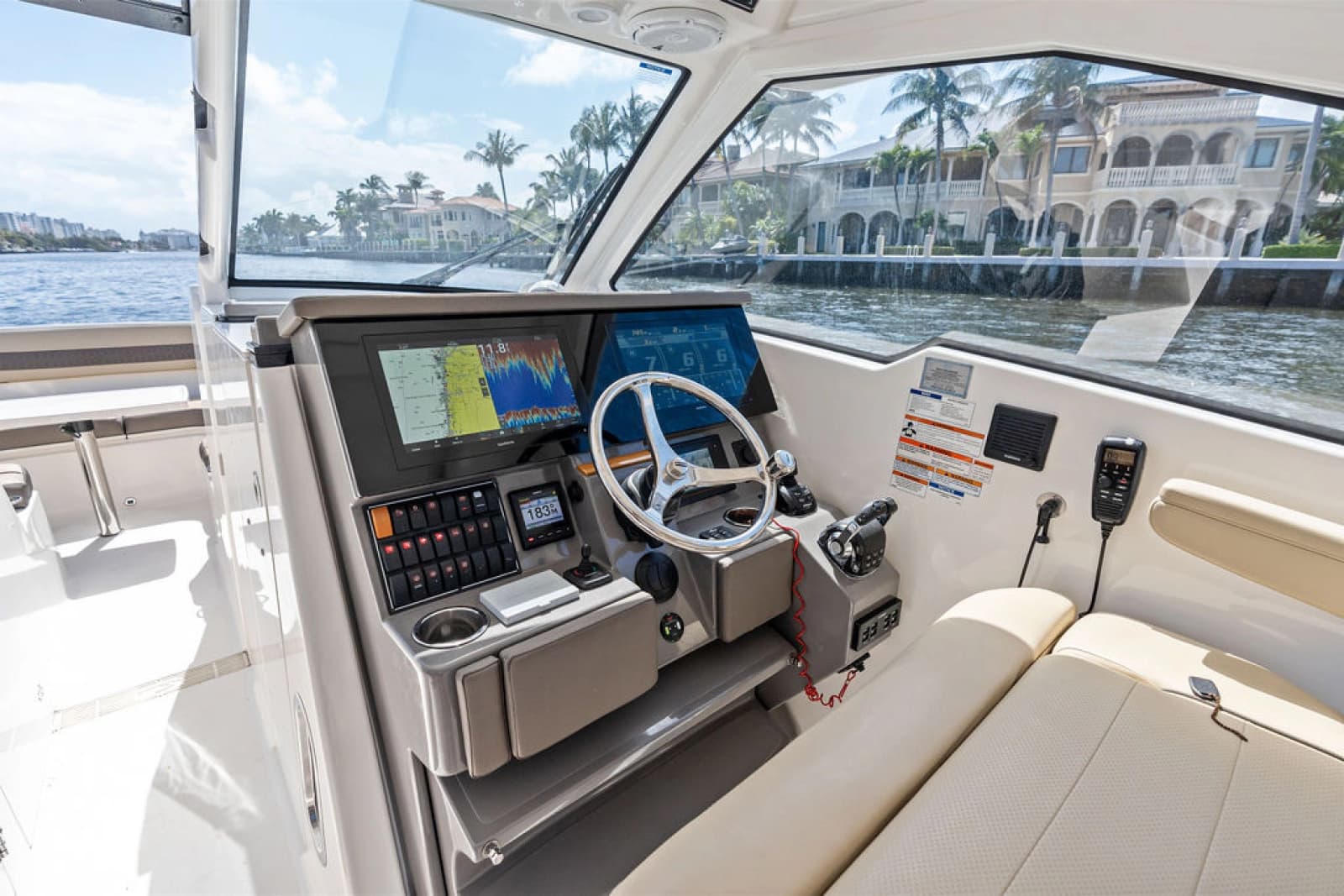 2019 Pursuit 365 DC
