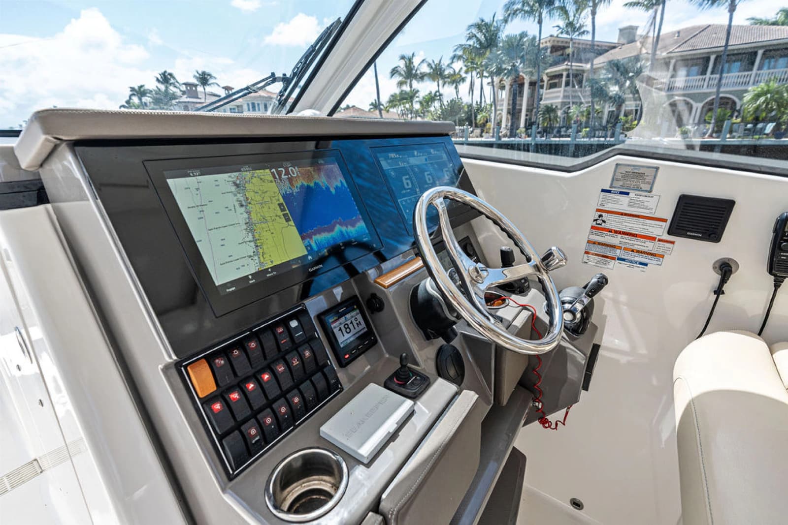 2019 Pursuit 365 DC
