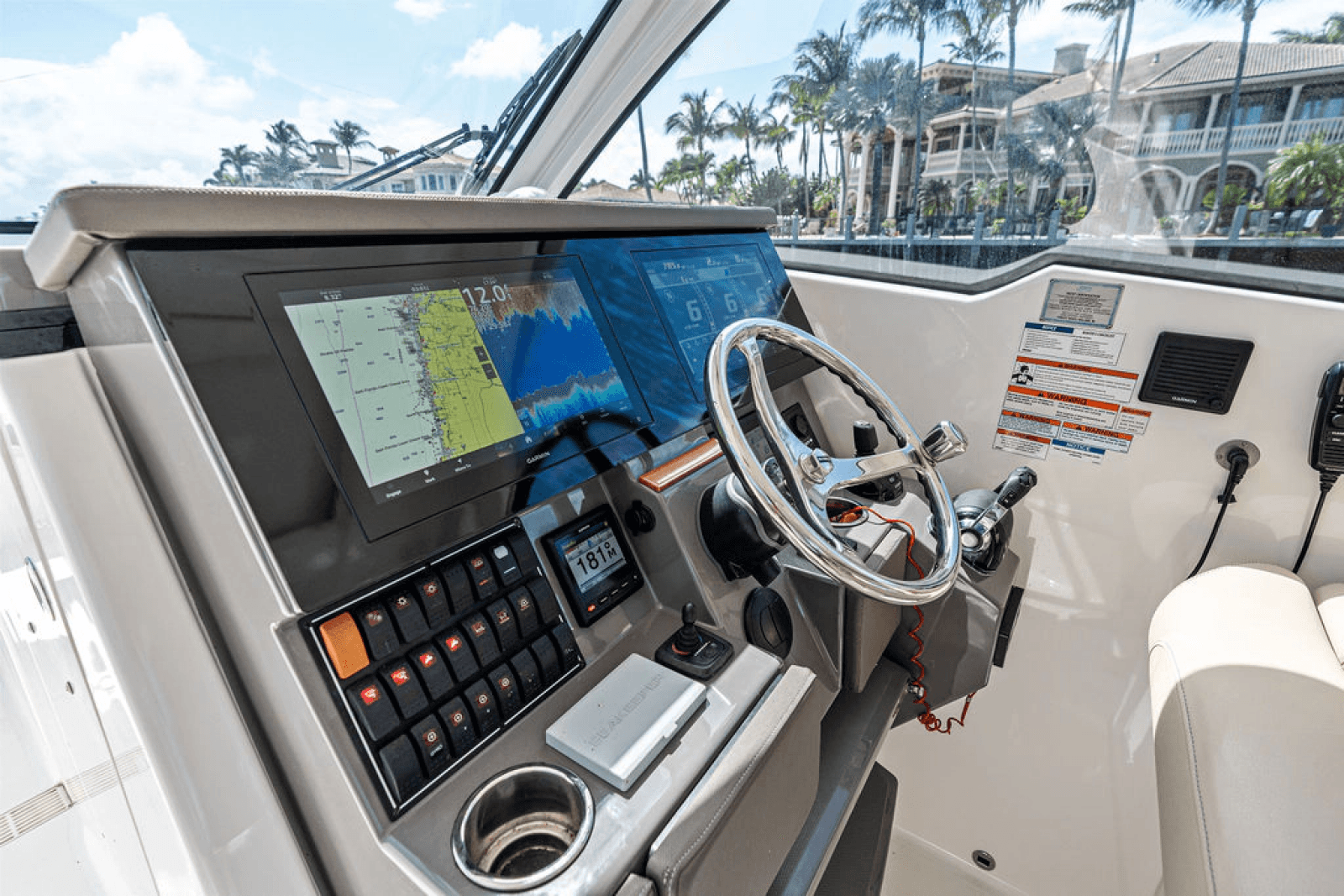 2019 Pursuit 365 DC