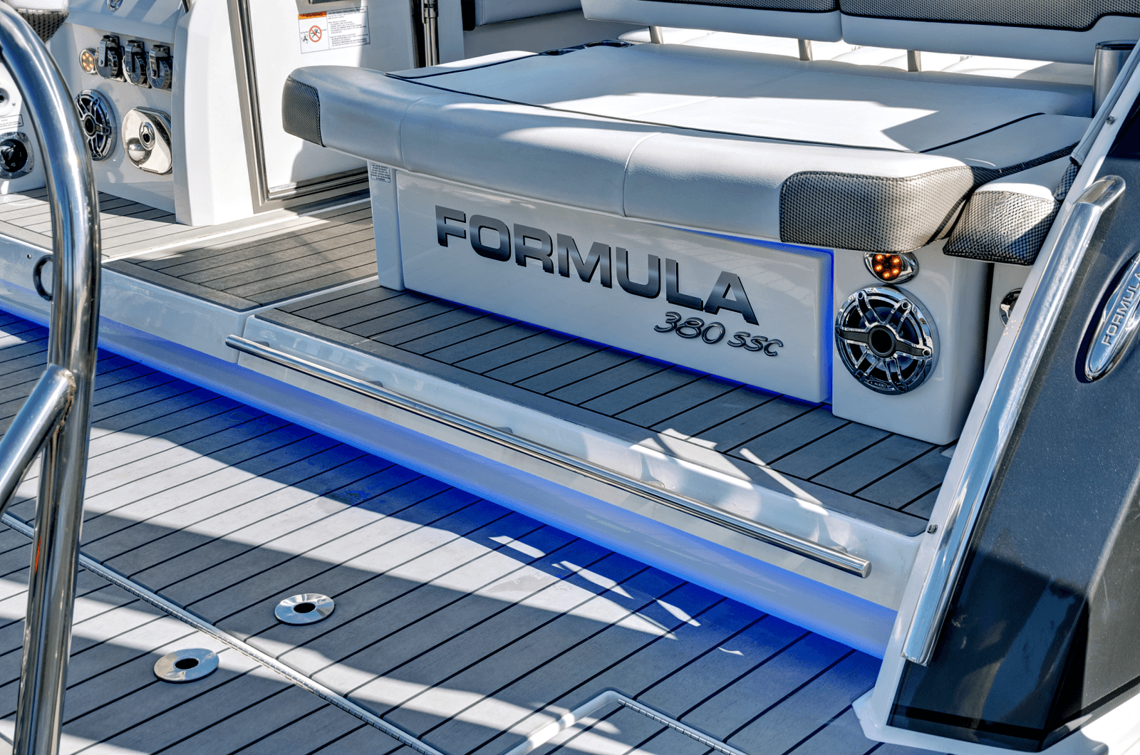 2021 Formula 380 Super Sport Crossover
