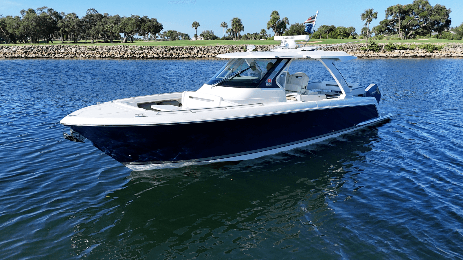 2023 Tiara Yachts 38 LS