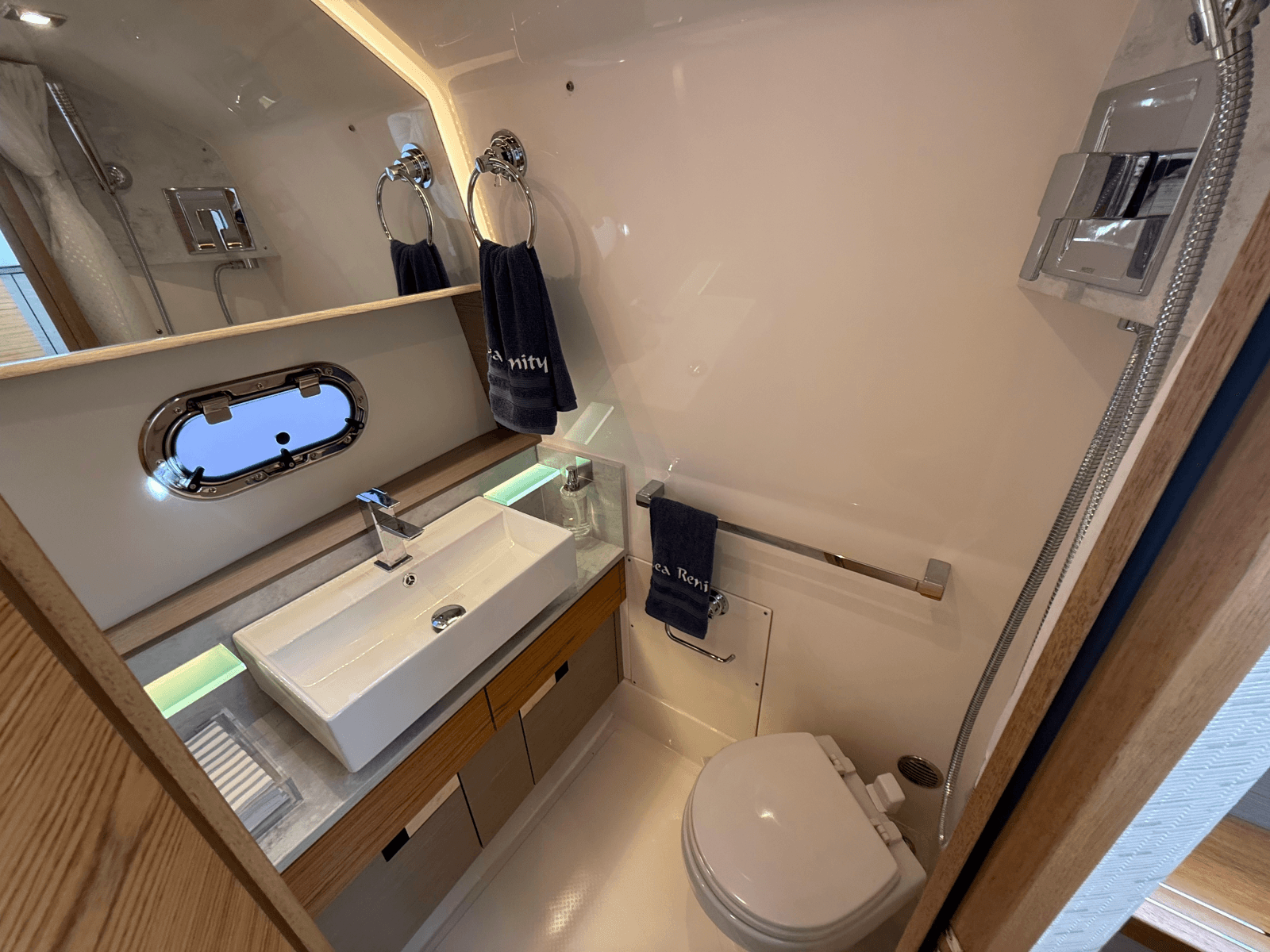 2023 Tiara Yachts 38 LS