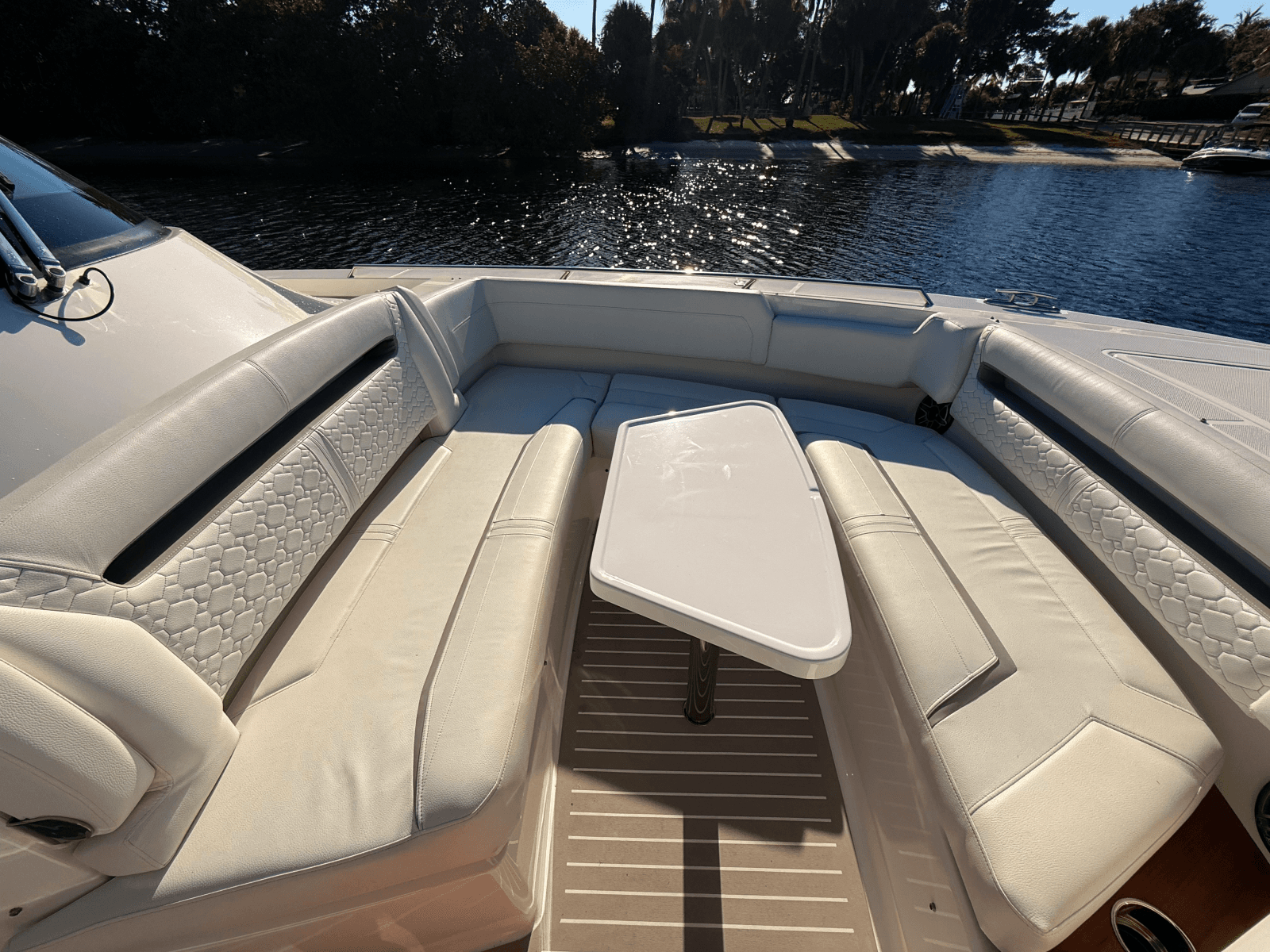 2023 Tiara Yachts 38 LS