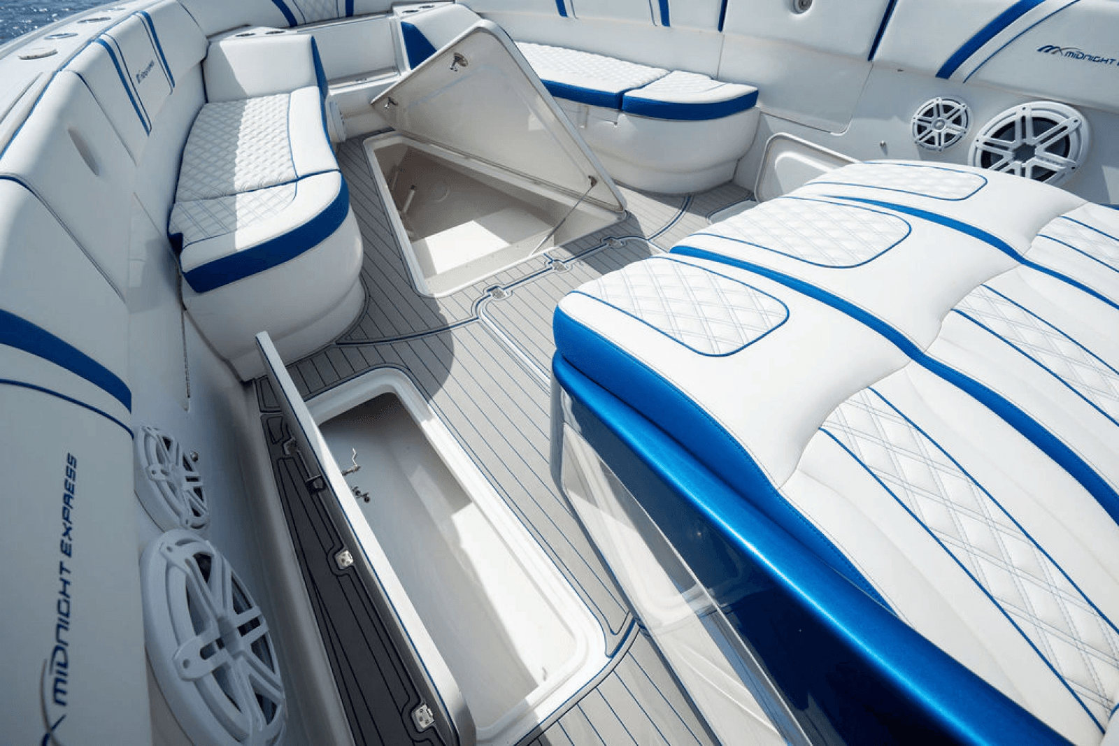 2019 Midnight Express 43 Open