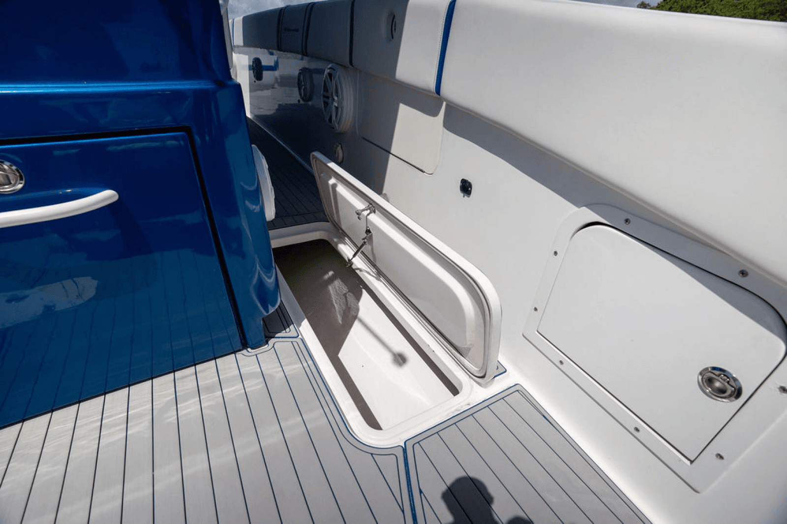 2019 Midnight Express 43 Open