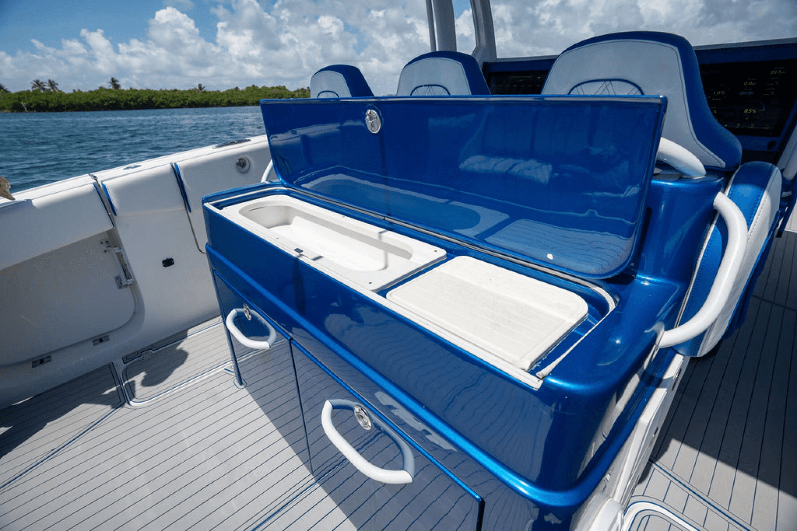 2019 Midnight Express 43 Open