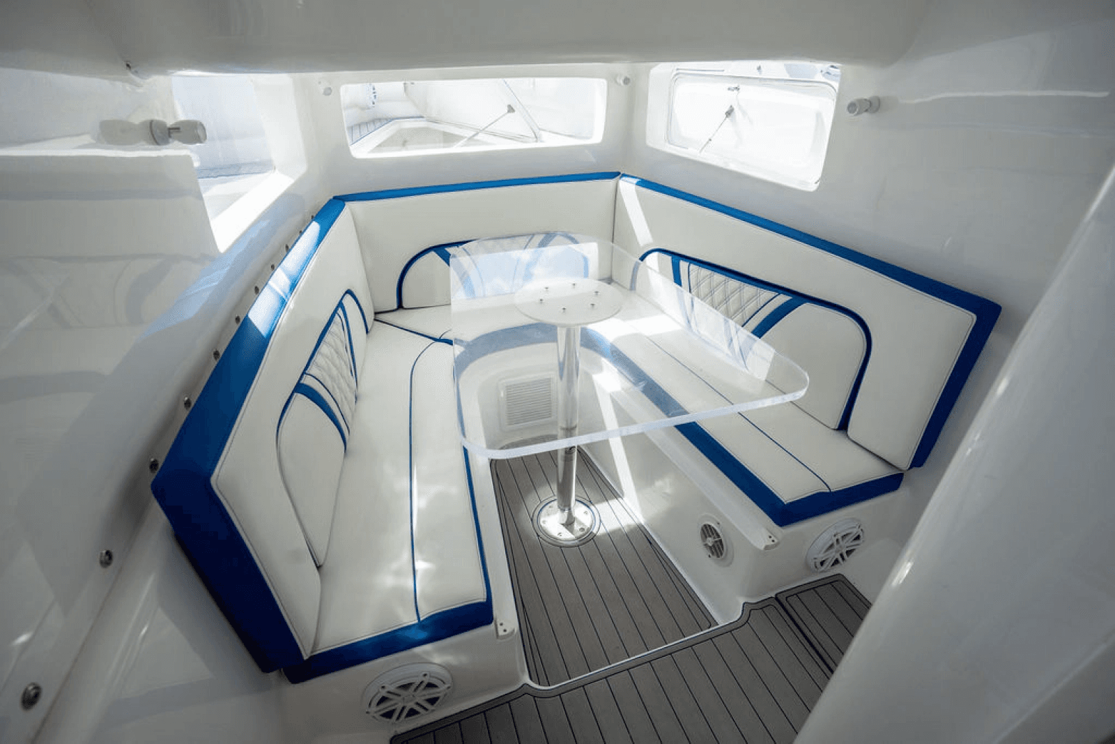 2019 Midnight Express 43 Open