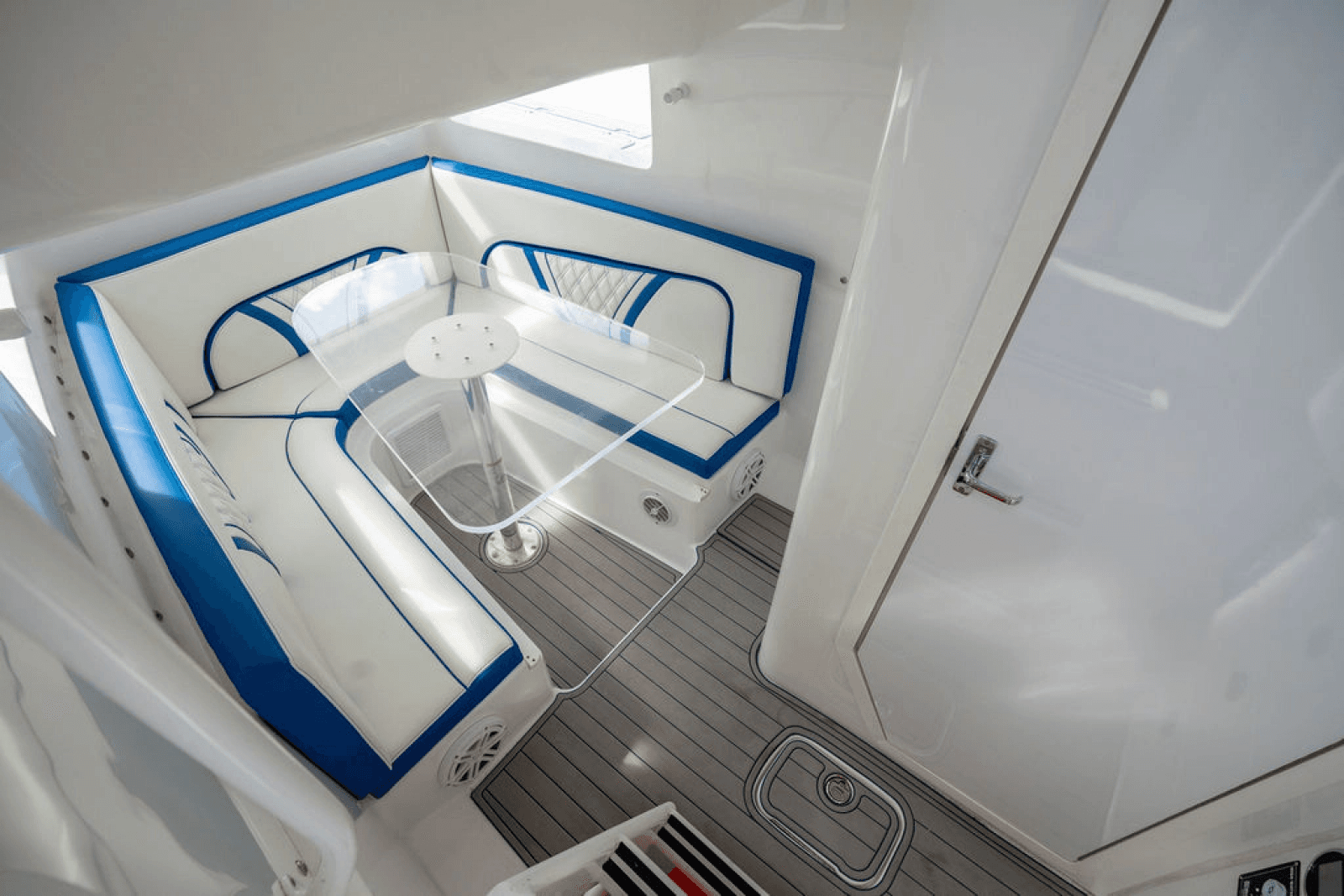 2019 Midnight Express 43 Open