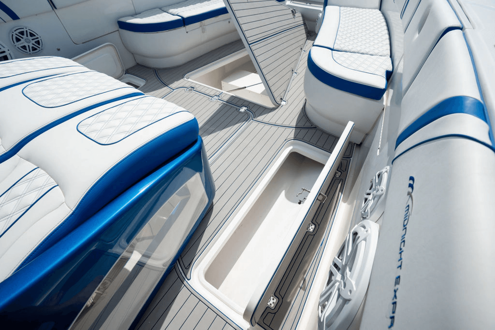 2019 Midnight Express 43 Open