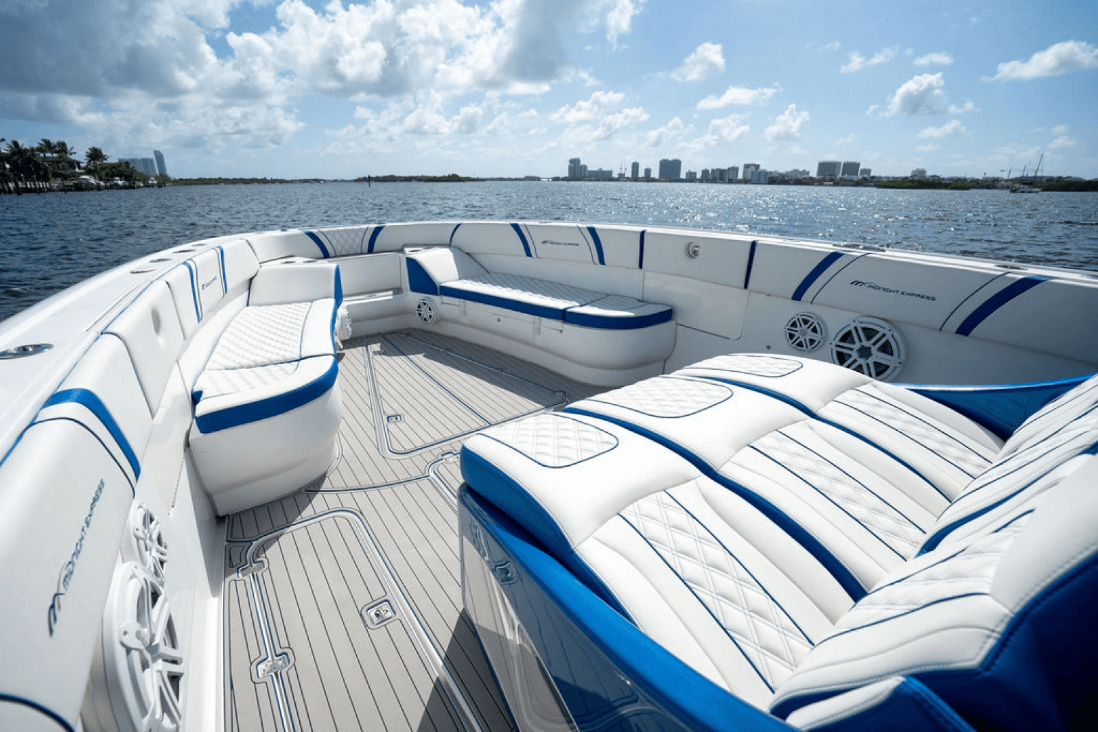 2019 Midnight Express 43 Open