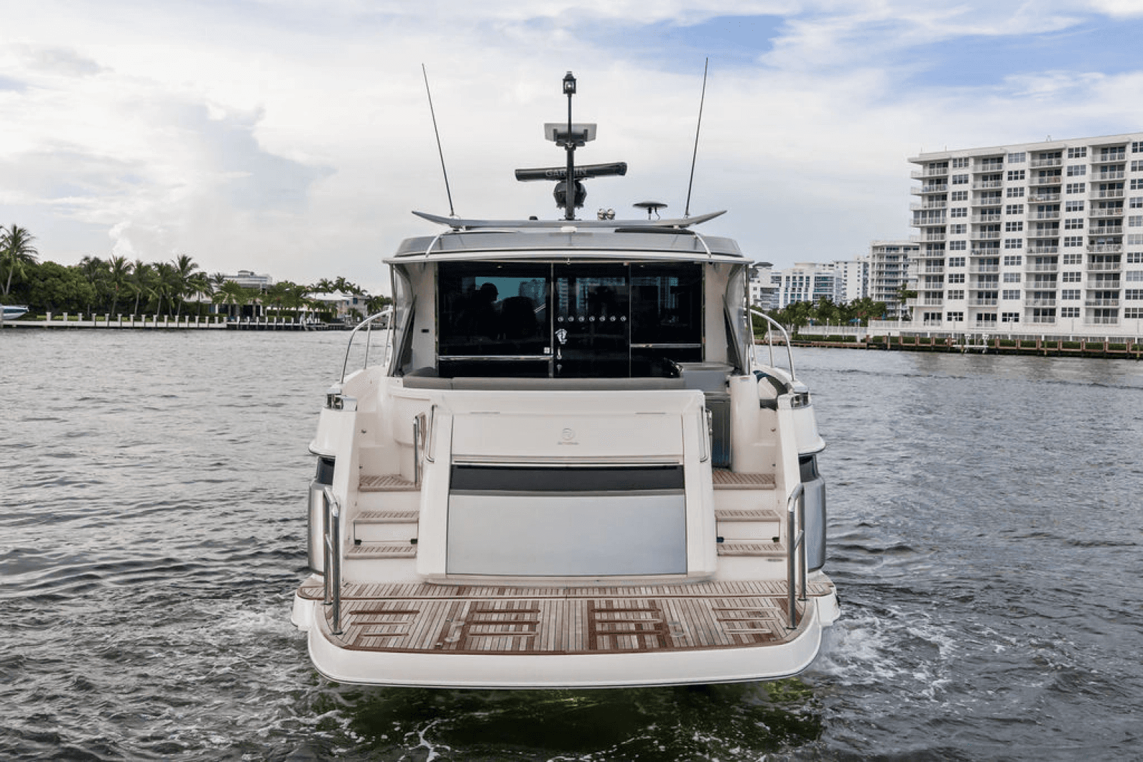 2026 Riviera 4600 Sport Yacht Platinum Edition