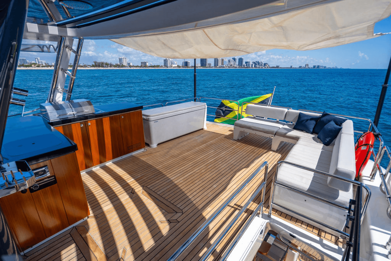 2022 Sirena 68