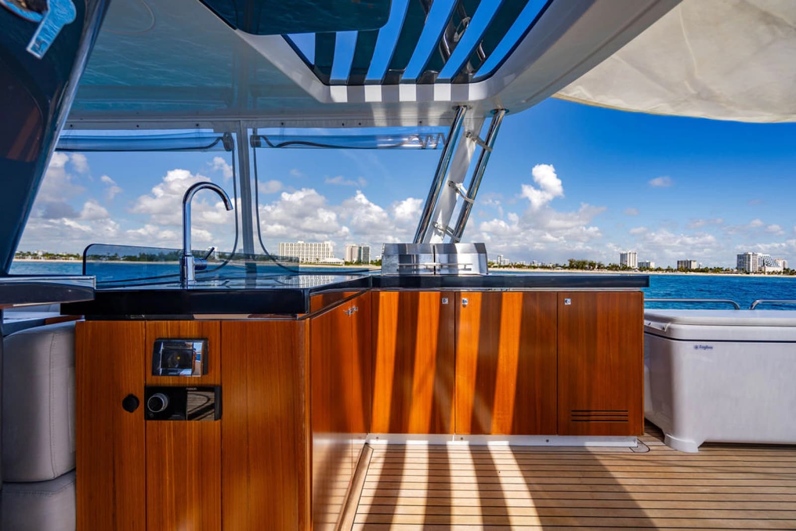 2022 Sirena 68