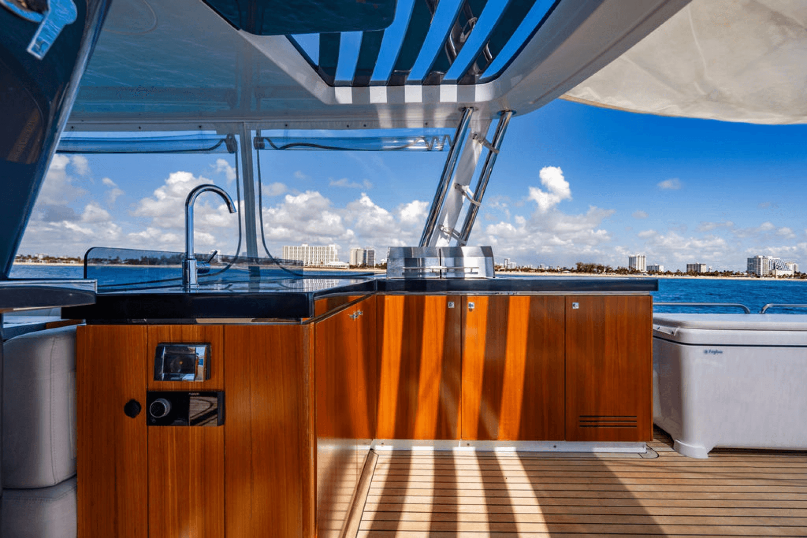 2022 Sirena 68