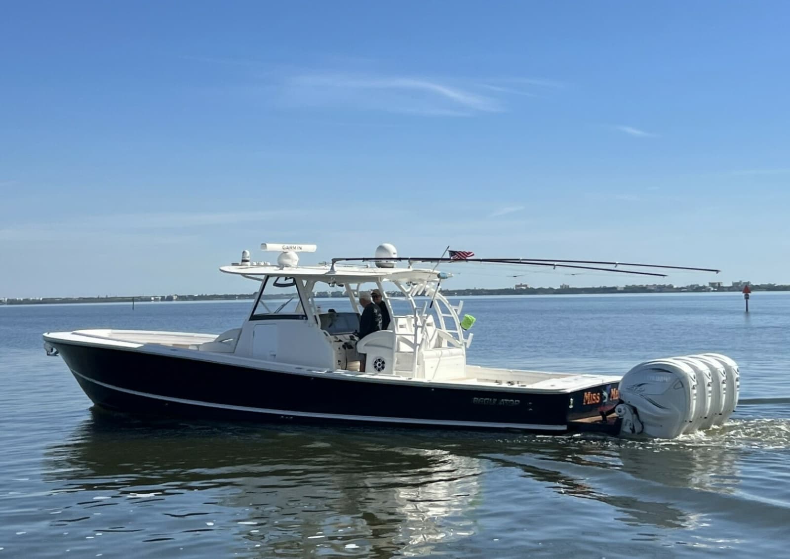 2021 Regulator 41 Center Console