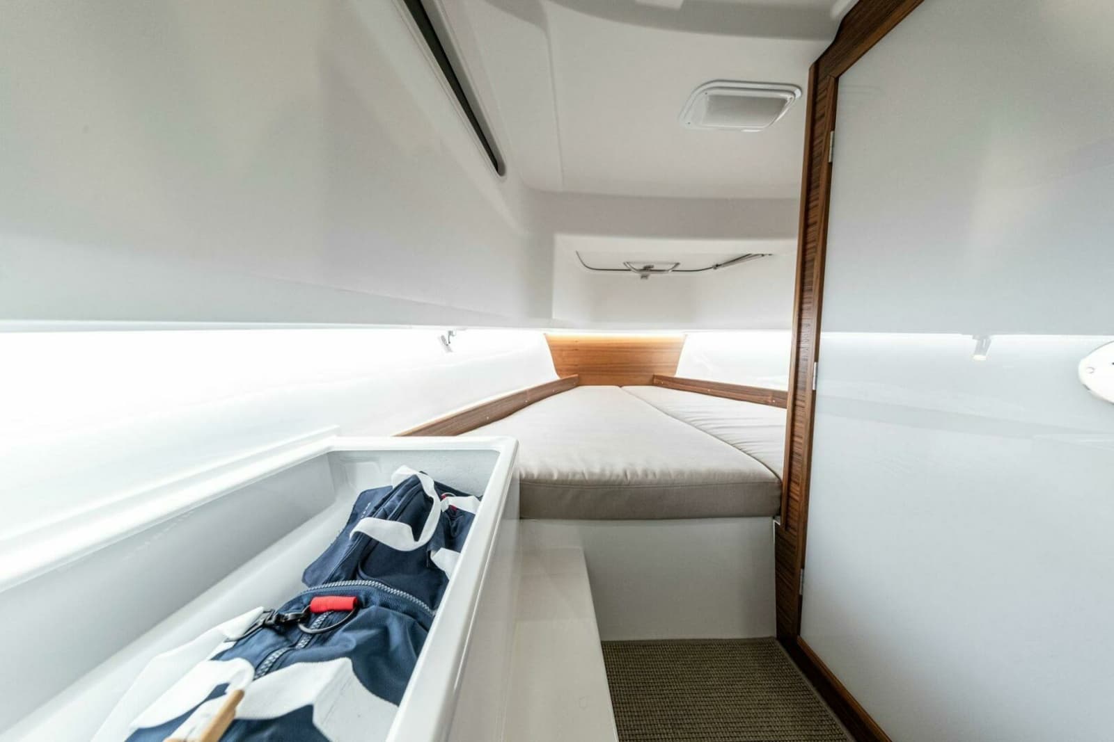 Nimbus Tender 8 Cabin