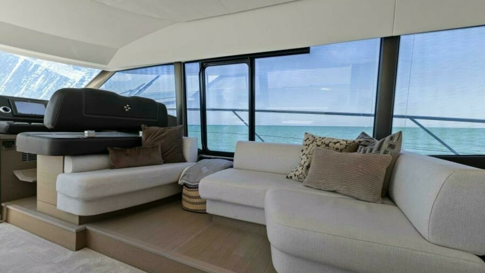 2022 59 Prestige Flybridge - How Sweet It Its - Aft Seating