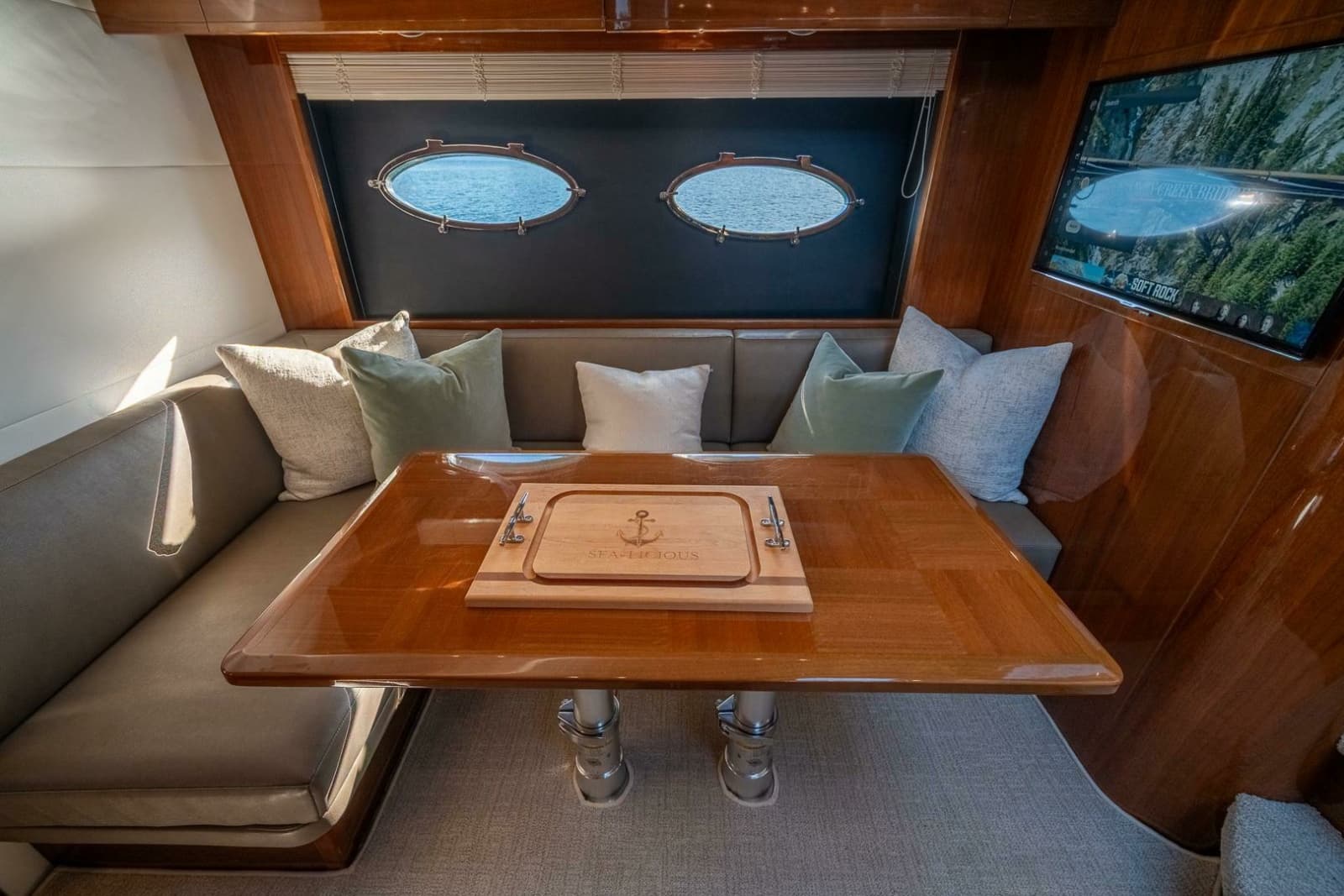 2016 Princess V48