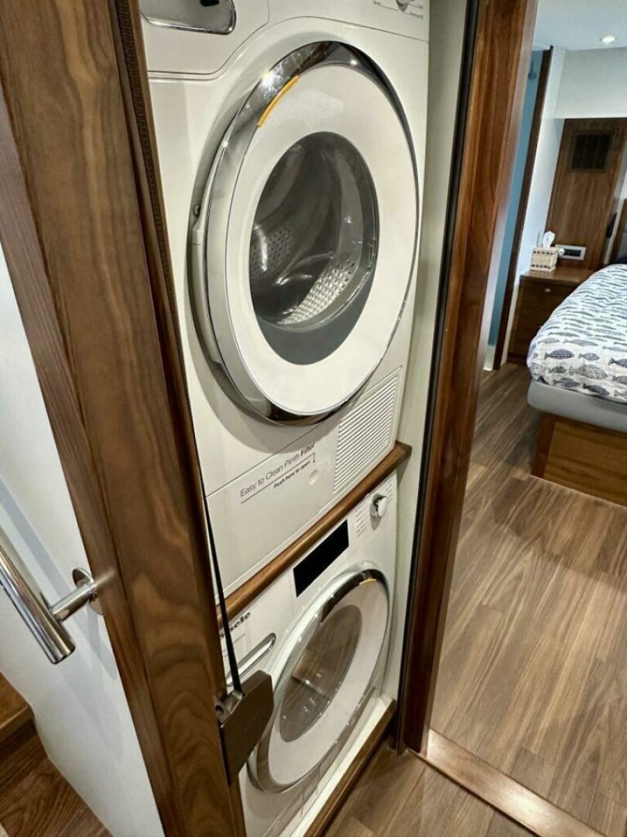 Outer Reef 62 SOUTH  PAWS - Washer and Dryer