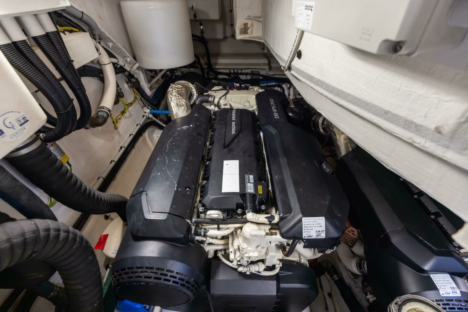 Azimut 60 - Azure - Engine Room