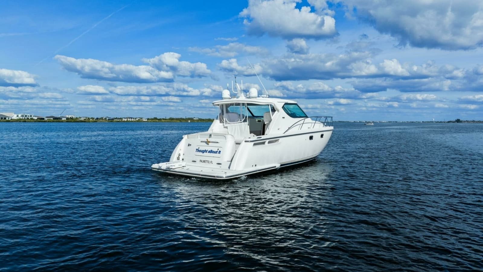 007 Tiara Yachts 4300 Sovran - Profile