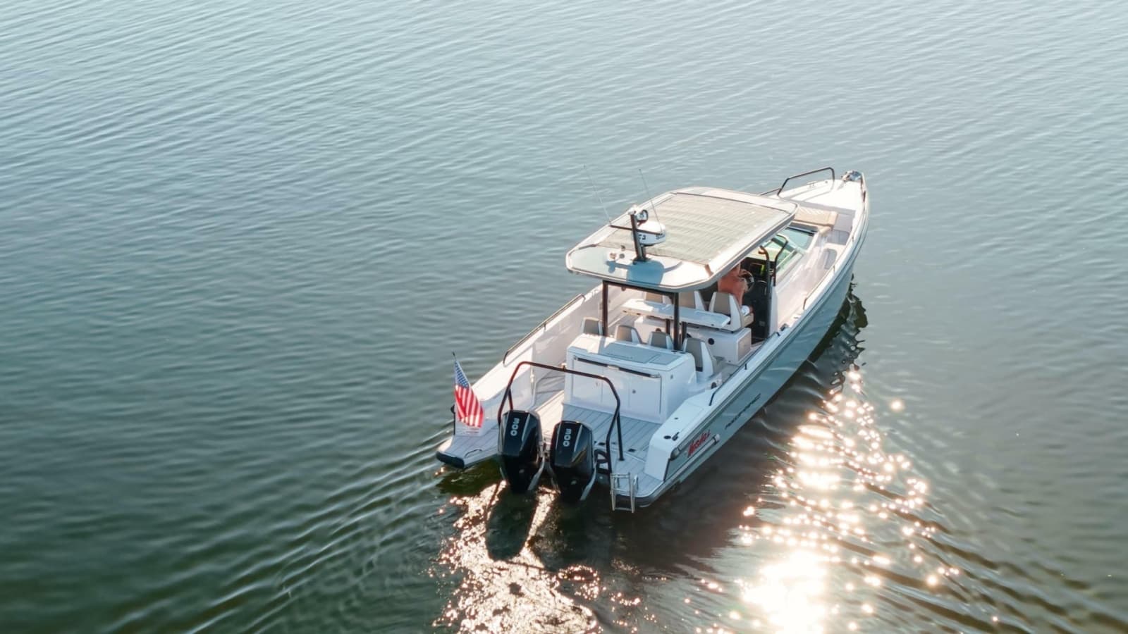 Axopar 37 - Exterior Profile