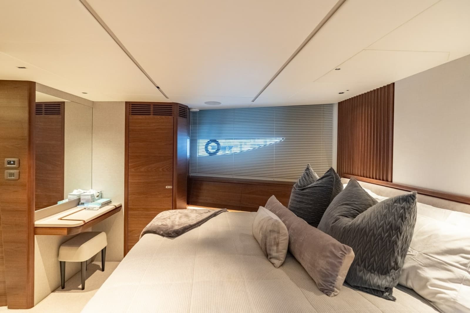 Princess 80 LANIKAI - Forward Guest Suite