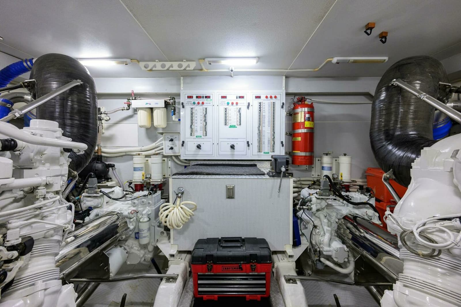 2005 Marquis 65 Motor Yacht