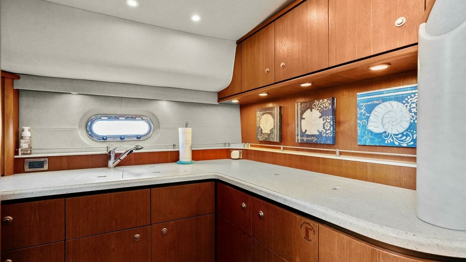 2007 Tiara Yachts 4300 Sovran - Galley