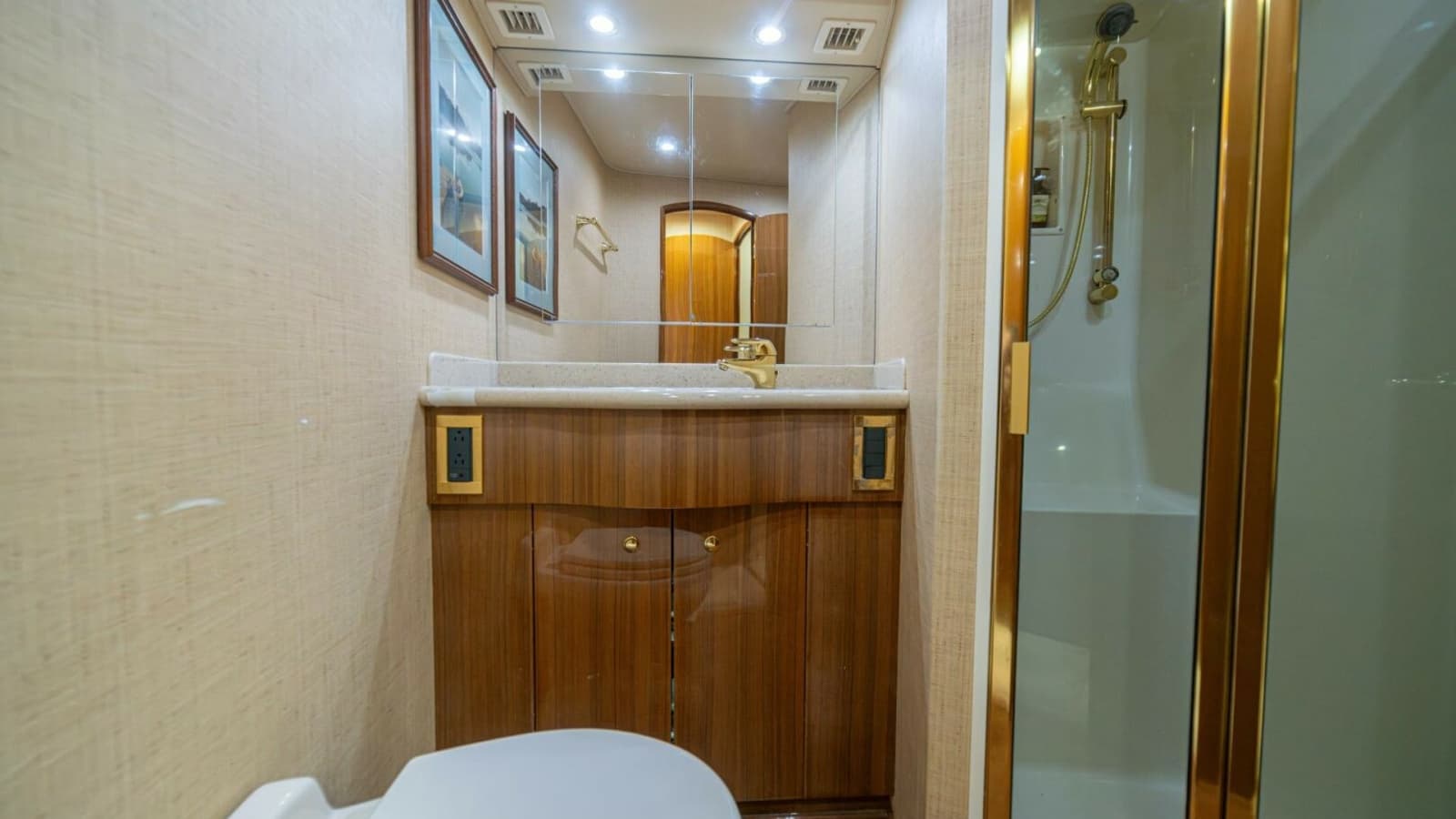 2006 Viking 56 "Scandaloso"