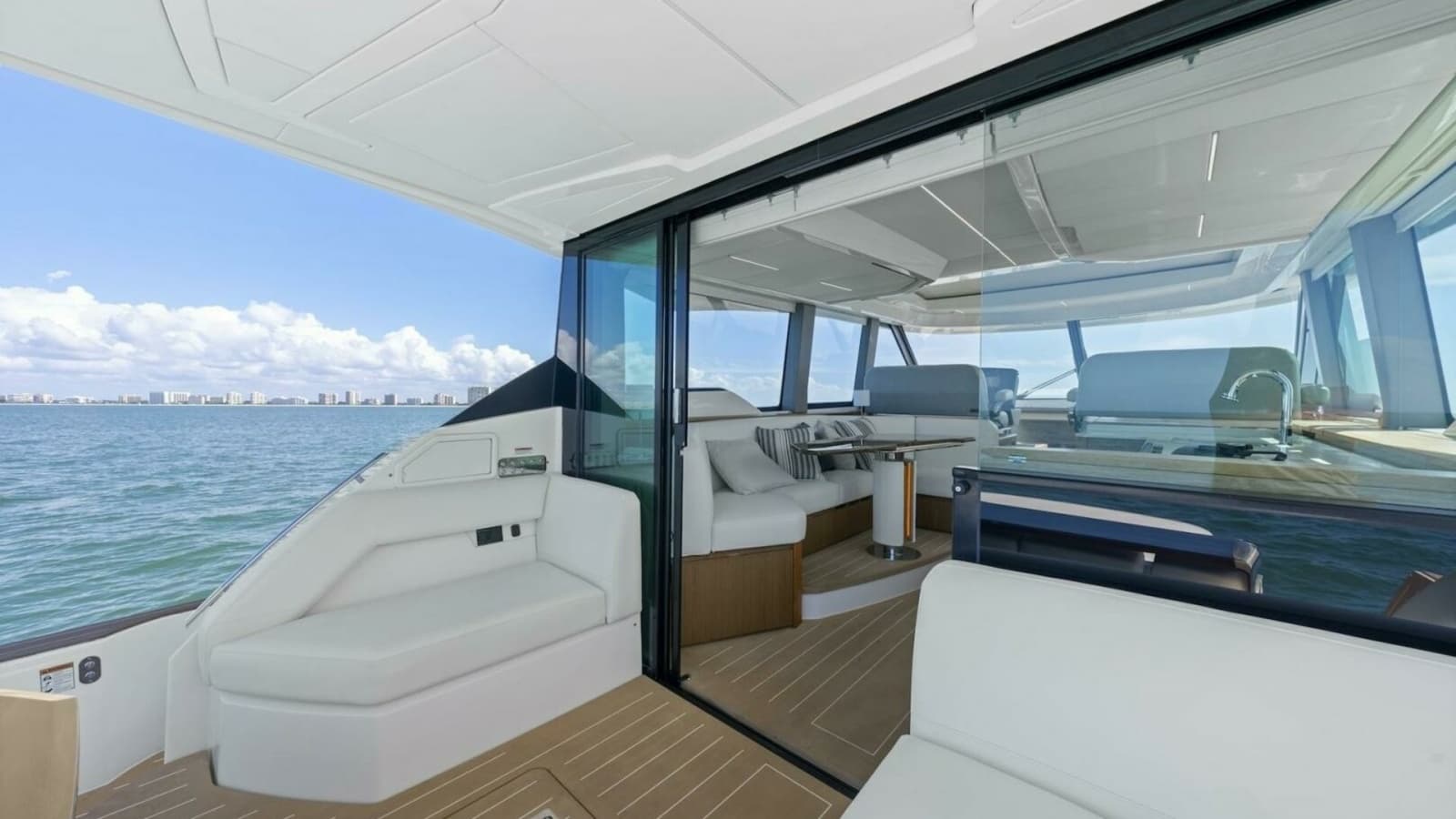 2023 Tiara Yachts EX 60