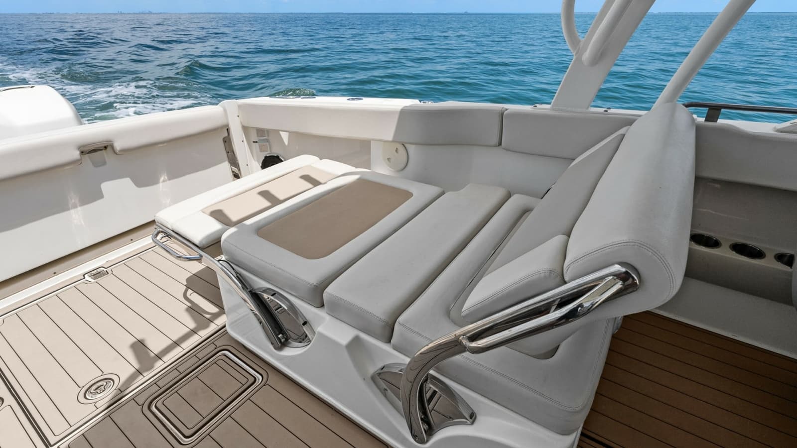 Convertible Aft Lounge Seating