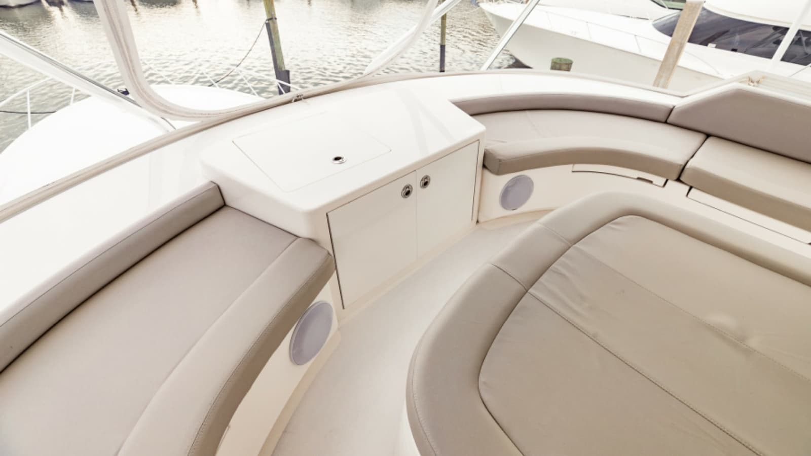 2020 Bertram 61 Convertible "SINE METU" - Flybridge Lounge Area