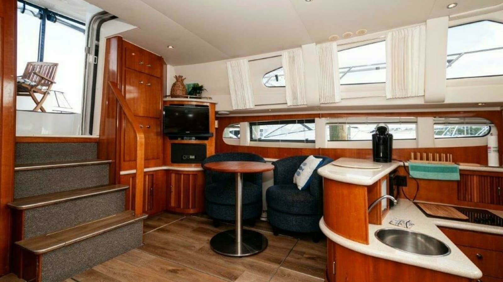2002 Carver 444 CPMY- Graham's Enterprise